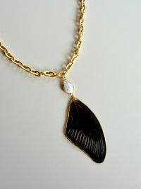 Real Papilio Deiphobus Swallowtail Butterfly Wing Necklace with Freshwater Pearl