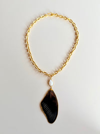 Real Papilio Deiphobus Swallowtail Butterfly Wing Necklace with Freshwater Pearl