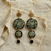 2-Tiered Queen Anne's Lace with Black Tourmaline