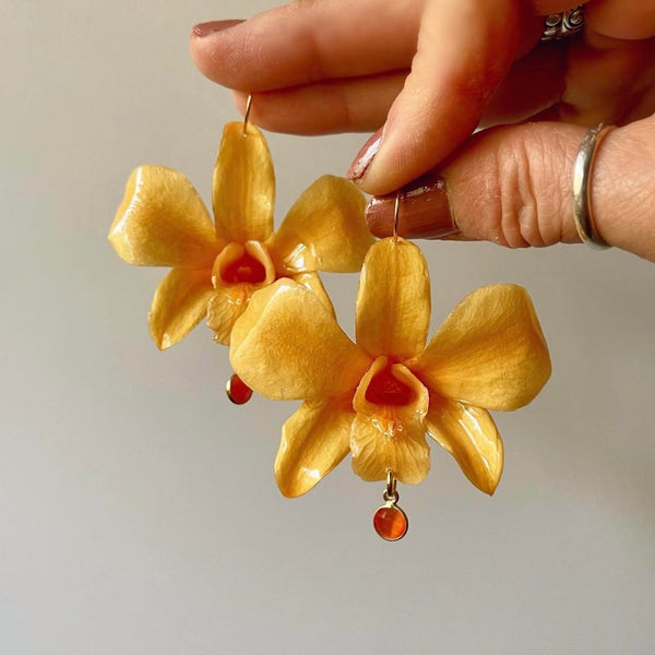 Orange Smaller Orchid with Mona Lisa Carnelian