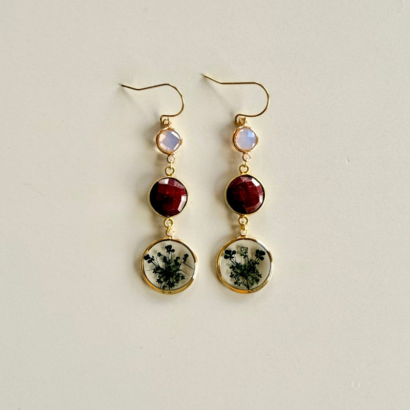 Crystal, Ruby & Black Queen Anne’s Lace Strands