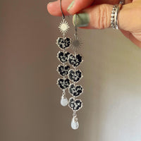 4-Tiered Queen Anne's Lace Sterling Silver Black Thorned Hearts with Moonstone