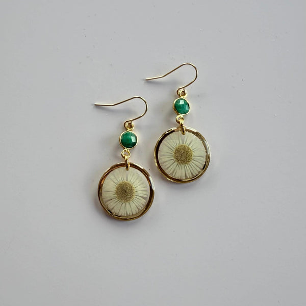 Daisy with Emerald