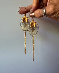 Crowned Gold Leaf Edged Pansy with Gold Tassel
