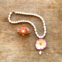 Frameless Ombre Pink Rose and Freshwater Pearl Necklace