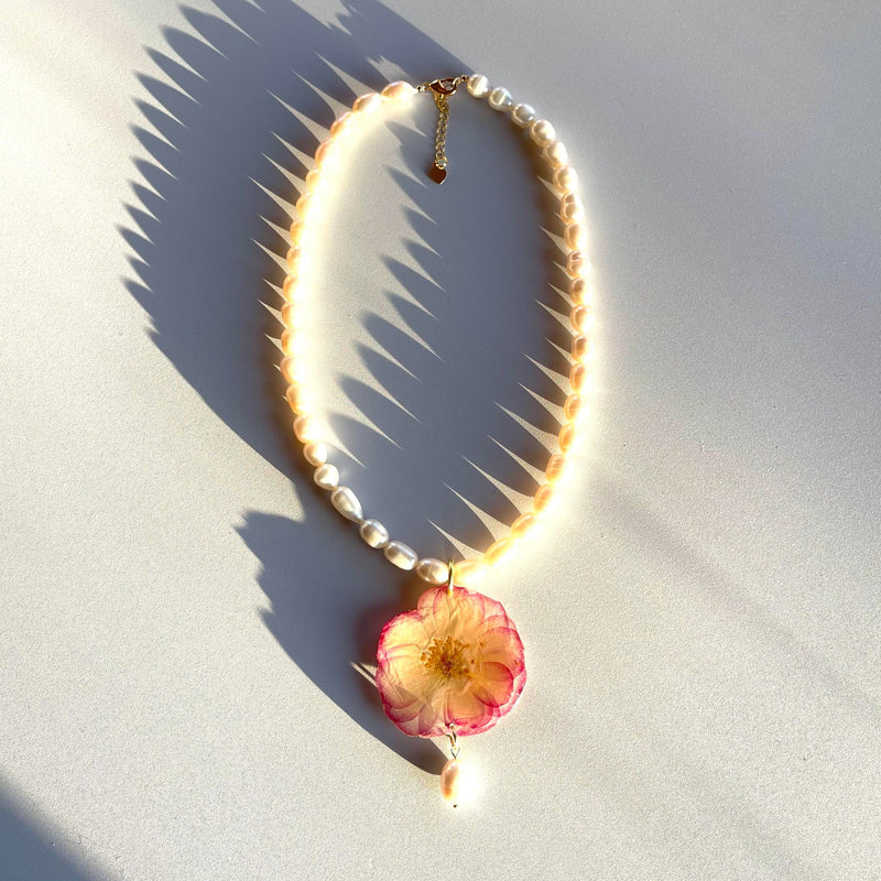 Frameless Ombre Pink Rose and Freshwater Pearl Necklace