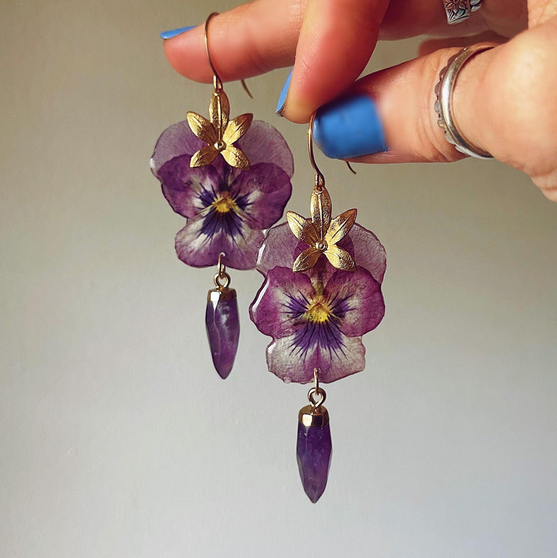 Frameless Purple Pansy with Amethyst Spike