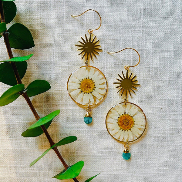 White Daisy with Star and Emerald Quartz