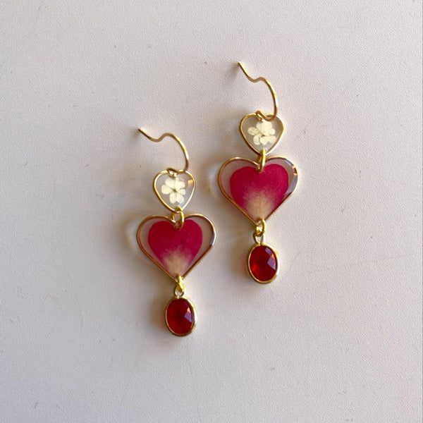 2-Tiered Rose Petal and Queen Anne's Lace Gold Hearts and Rubies