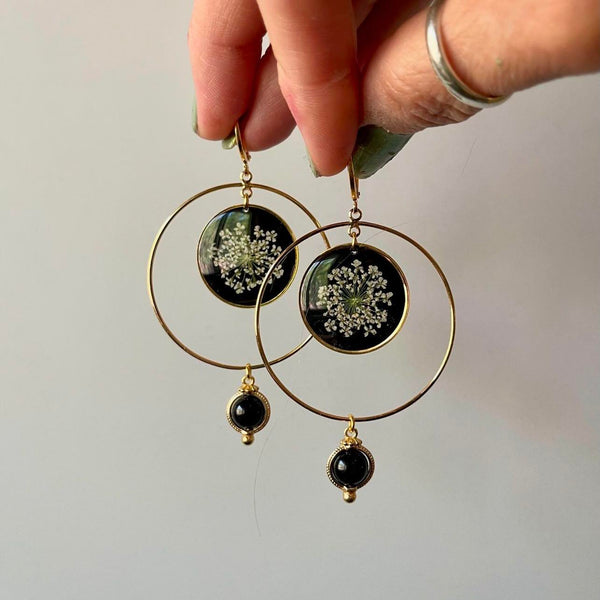 Queen Anne's Lace Black Orbit with Tourmaline Planet