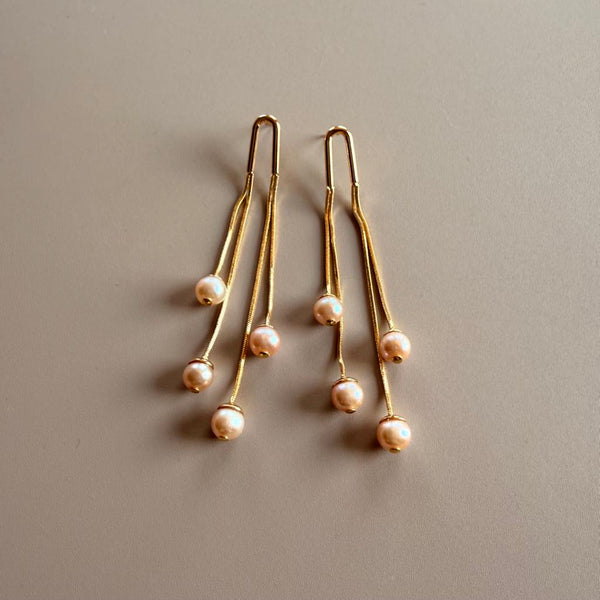 AAA Light Pink Freshwater Pearl Arch and Chain Studs