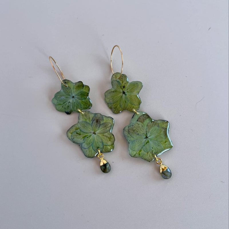 2-Tiered Green Hydrangea with Labradorite