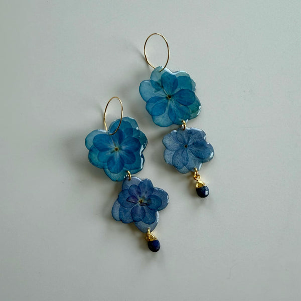 2-Tiered Blue Hydrangea with Sapphire