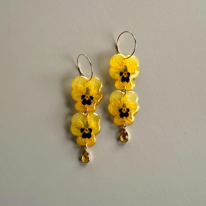 2-Tiered Yellow Pansies with Topaz