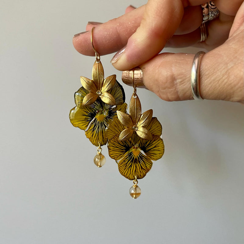 Frameless Crowned Tiger Eye Pansy with Citrine Quartz