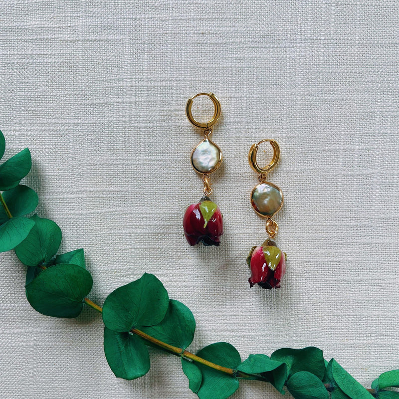 3D Red Petite Roses with Baroque Pearl