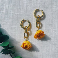 3D Yellow Rose in Chains