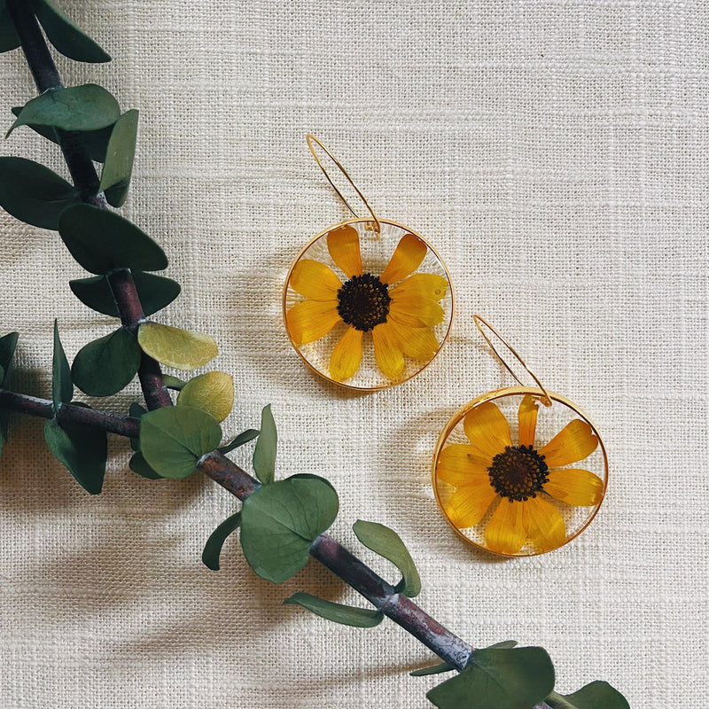 Black Eyed Susan Gold Medium Rounds with hoops