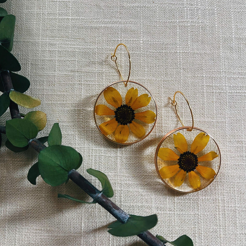Black Eyed Susan Gold Medium Rounds with hoops