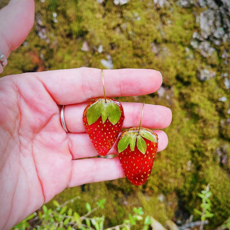 Simple Strawberries with Hoops