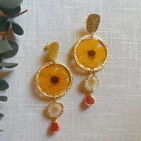 Thurbergia Vine Flower & Daisy with Pomegranate Charm studs