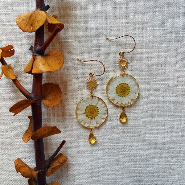 White Daisy with Topaz and Star