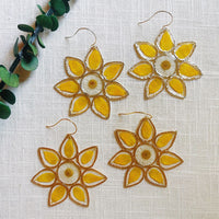 Wildflower Daisy in Gold or Sterling Silver