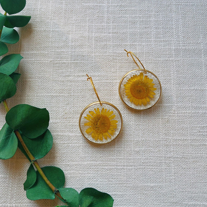 Yellow Wild Daisy Small Rounds with Hoops