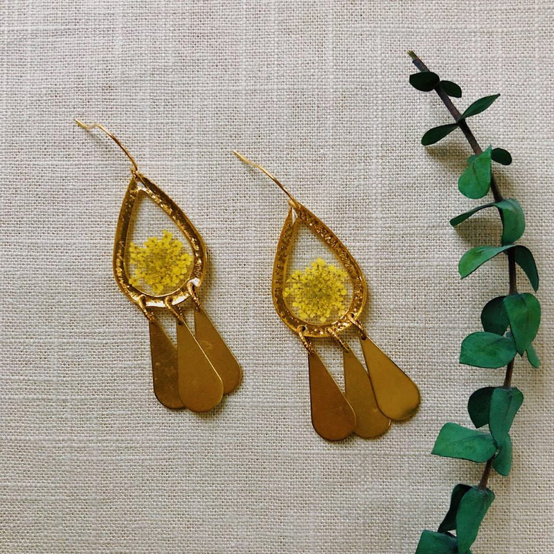 Yellow Queen Anne's Lace gold teardrops with dangles